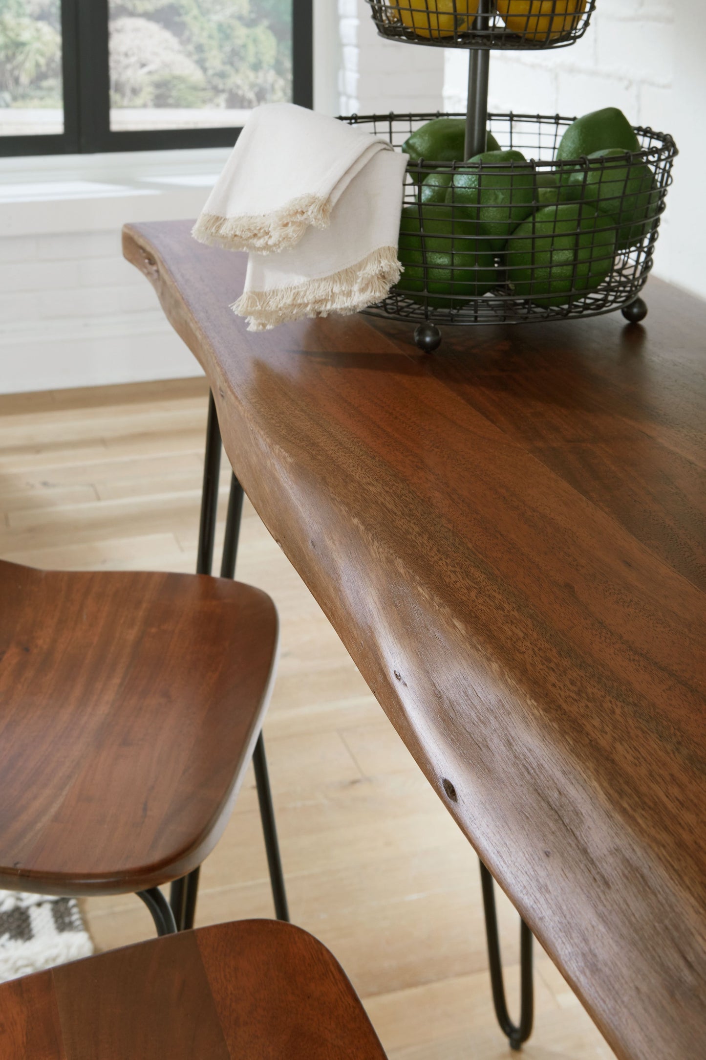 Wilinruck - Dark Brown - Long Counter Table