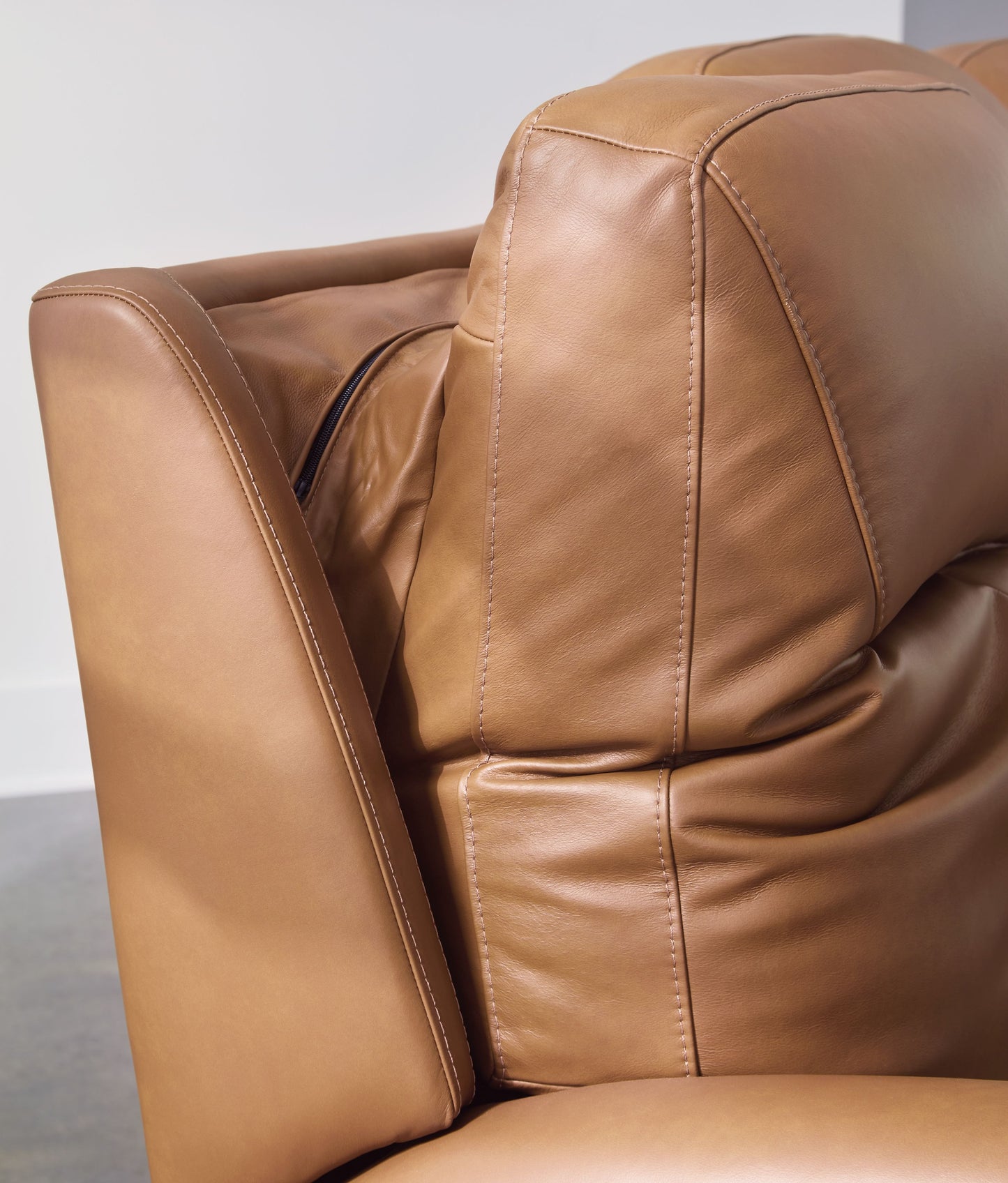 Tryanny - Butterscotch - Power Reclining Loveseat/ Adj Headrest