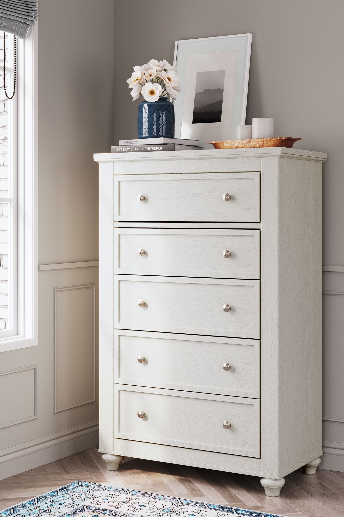 Grantoni - White - Five Drawer Chest