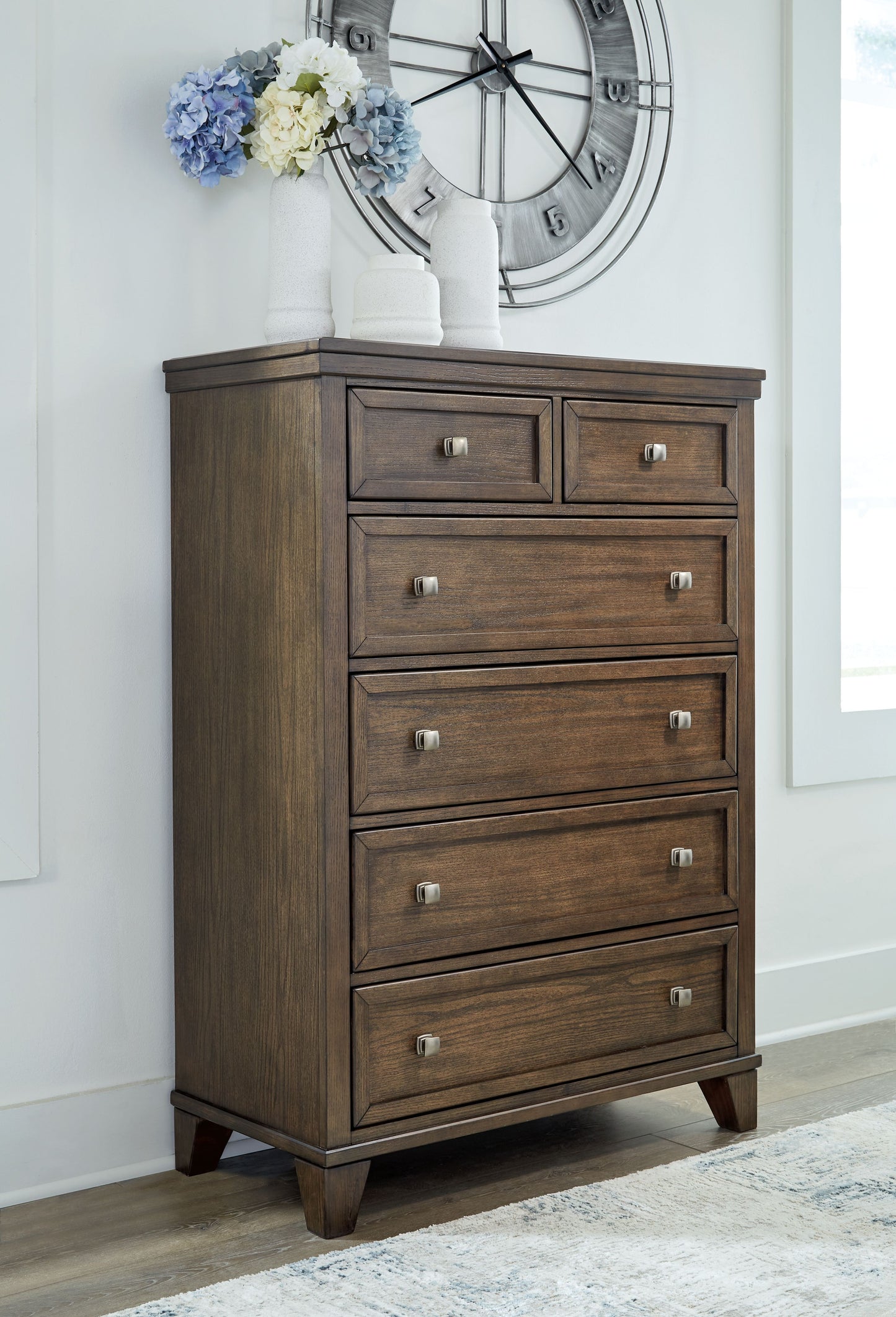 Shawbeck - Medium Brown - Six Drawer Chest